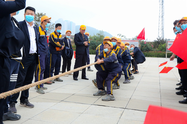 1664759910835087.jpg 拔河角逐3.JPG