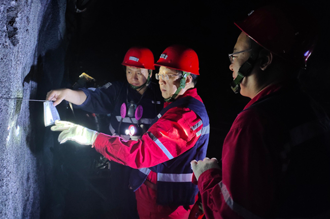 1686961417666647.jpg 2¡ª¡ªÑÐÒÔÖÂÓà ÔÚÈ«Á¦×¥ºÃÊÓ²ìÑо¿ÖÐÍÆ¶¯ÊÂÇé_¸±±¾.jpg