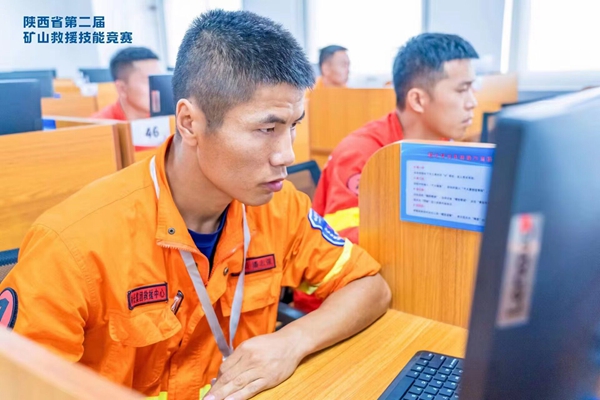 ��־ǿ (1)_����.jpg